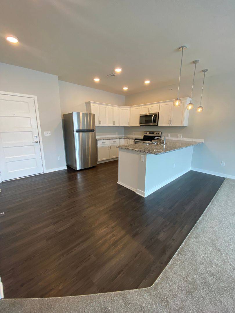 Apartment for rent at 3412 Dodge St, Omaha, NE 68131