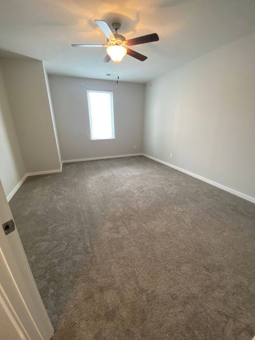 Apartment for rent at 3412 Dodge St, Omaha, NE 68131