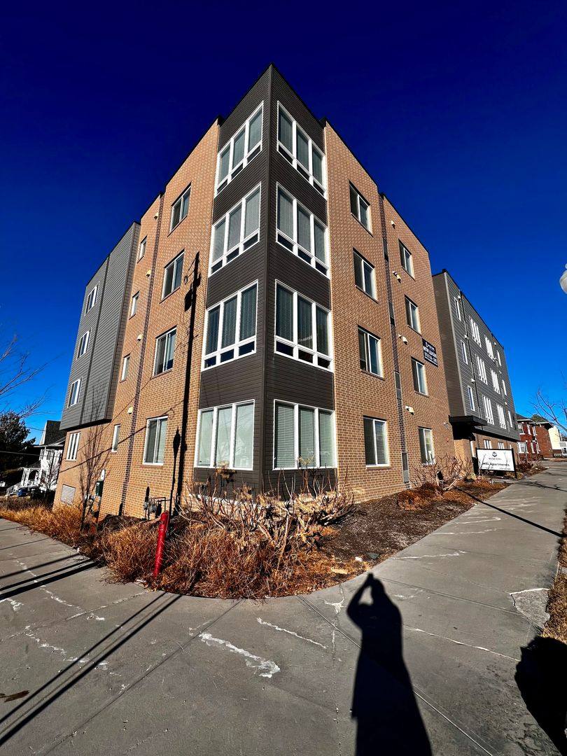Apartment for rent at 3412 Dodge St, Omaha, NE 68131