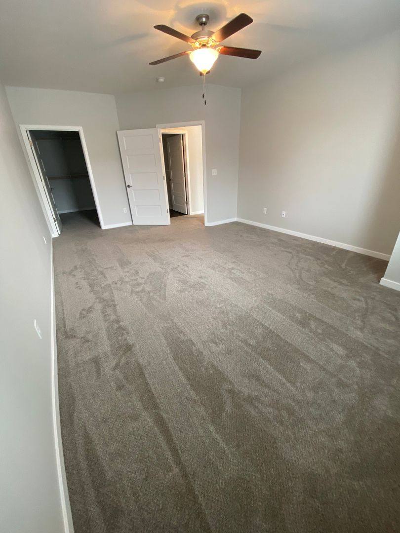 Apartment for rent at 3412 Dodge St, Omaha, NE 68131