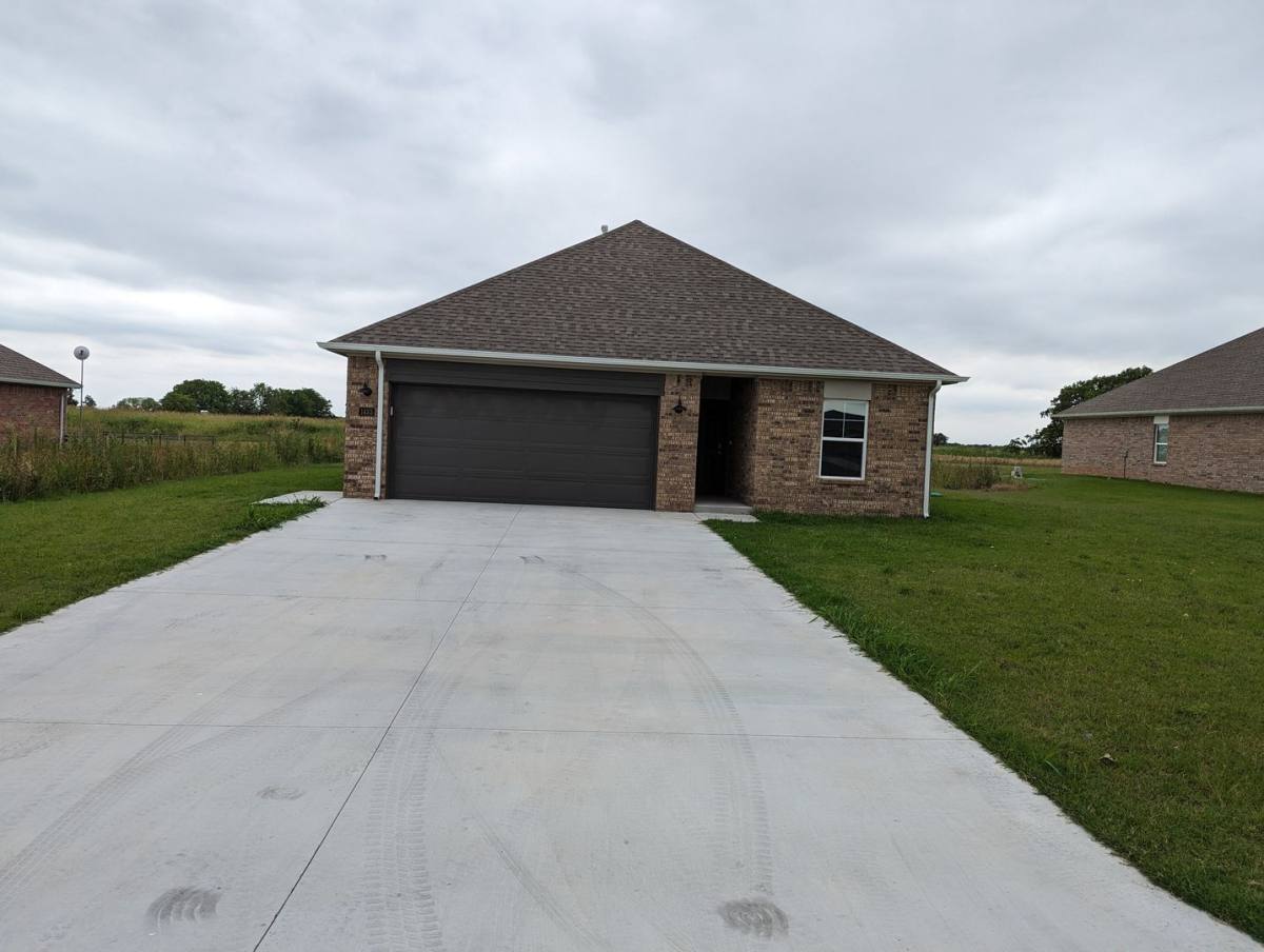 Apartment for rent at 1301 Heatherbrook Way, Cache, OK 73527