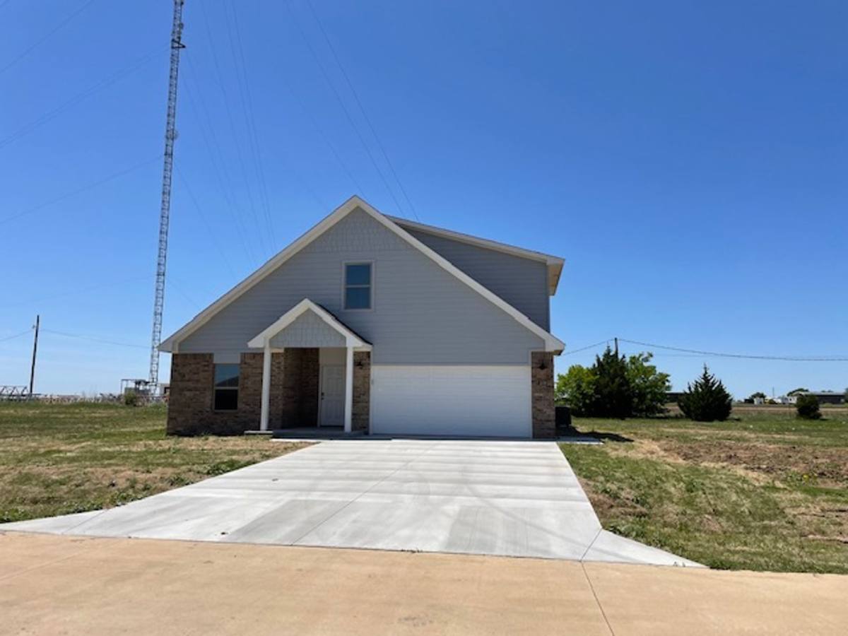 Apartment for rent at 1301 Heatherbrook Way, Cache, OK 73527