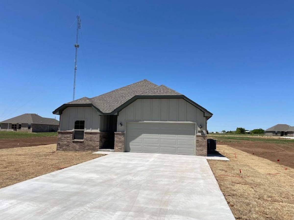 Apartment for rent at 1301 Heatherbrook Way, Cache, OK 73527