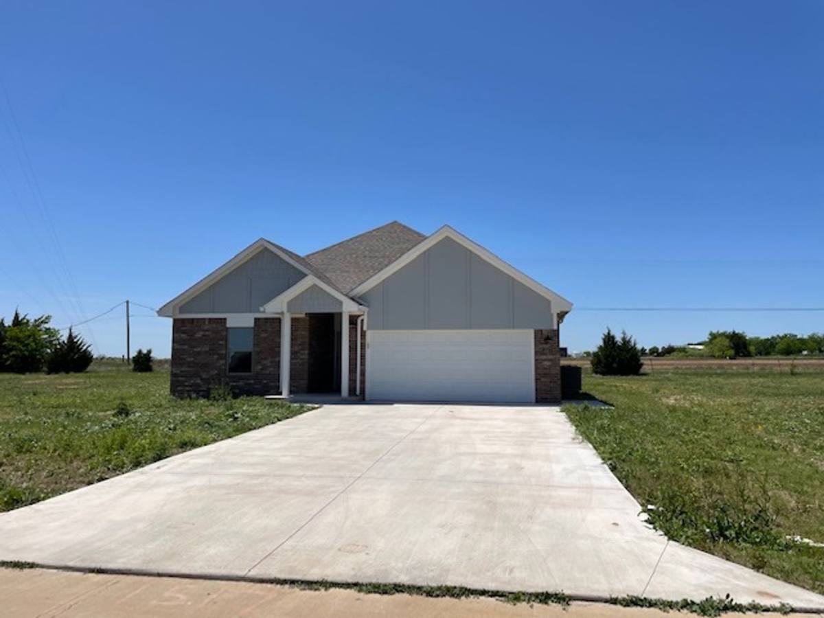 Apartment for rent at 1301 Heatherbrook Way, Cache, OK 73527
