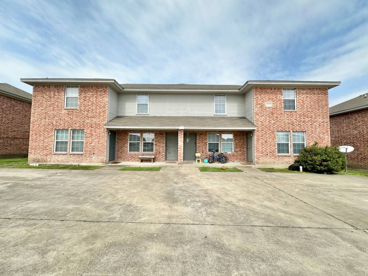 Townhouse for rent at 2105 Tahoe Court, Killeen, TX 76543