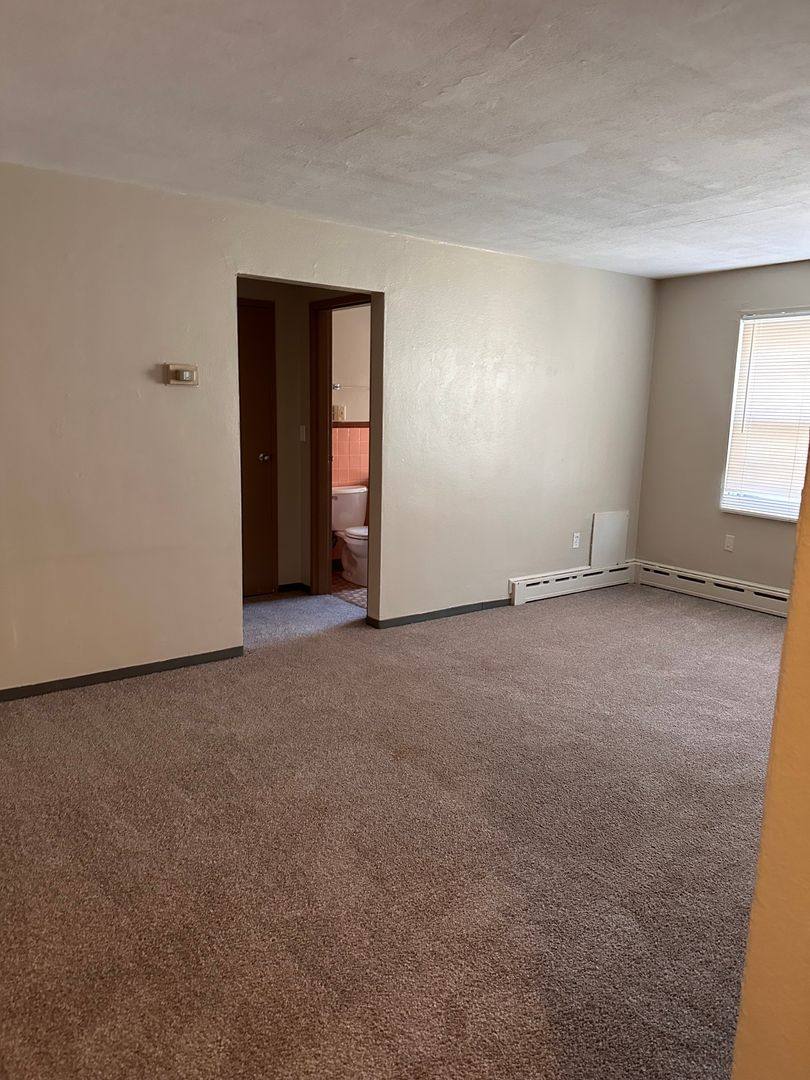 Apartment for rent at 318 8th Ave SE, Minneapolis, MN 55414