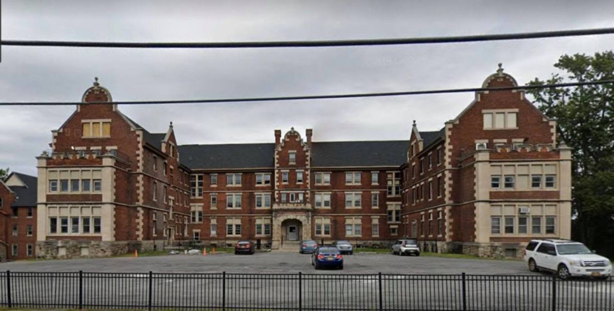 Apartment for rent at 1506-08 Whitesboro St, Utica, NY 13502
