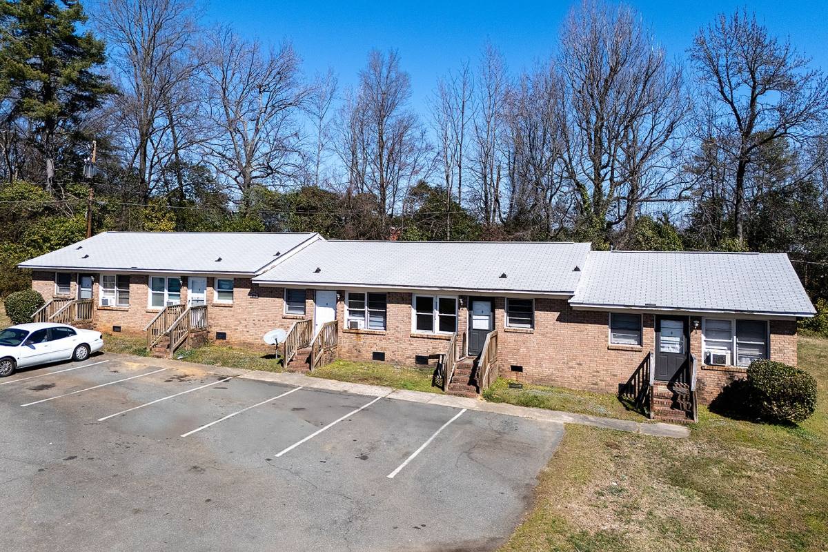 Apartment for rent at 3624 Hashem Dr, Charlotte, NC 28208