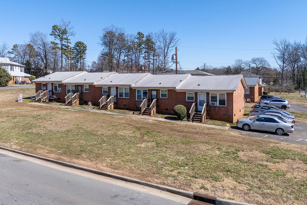 Apartment for rent at 3624 Hashem Dr, Charlotte, NC 28208