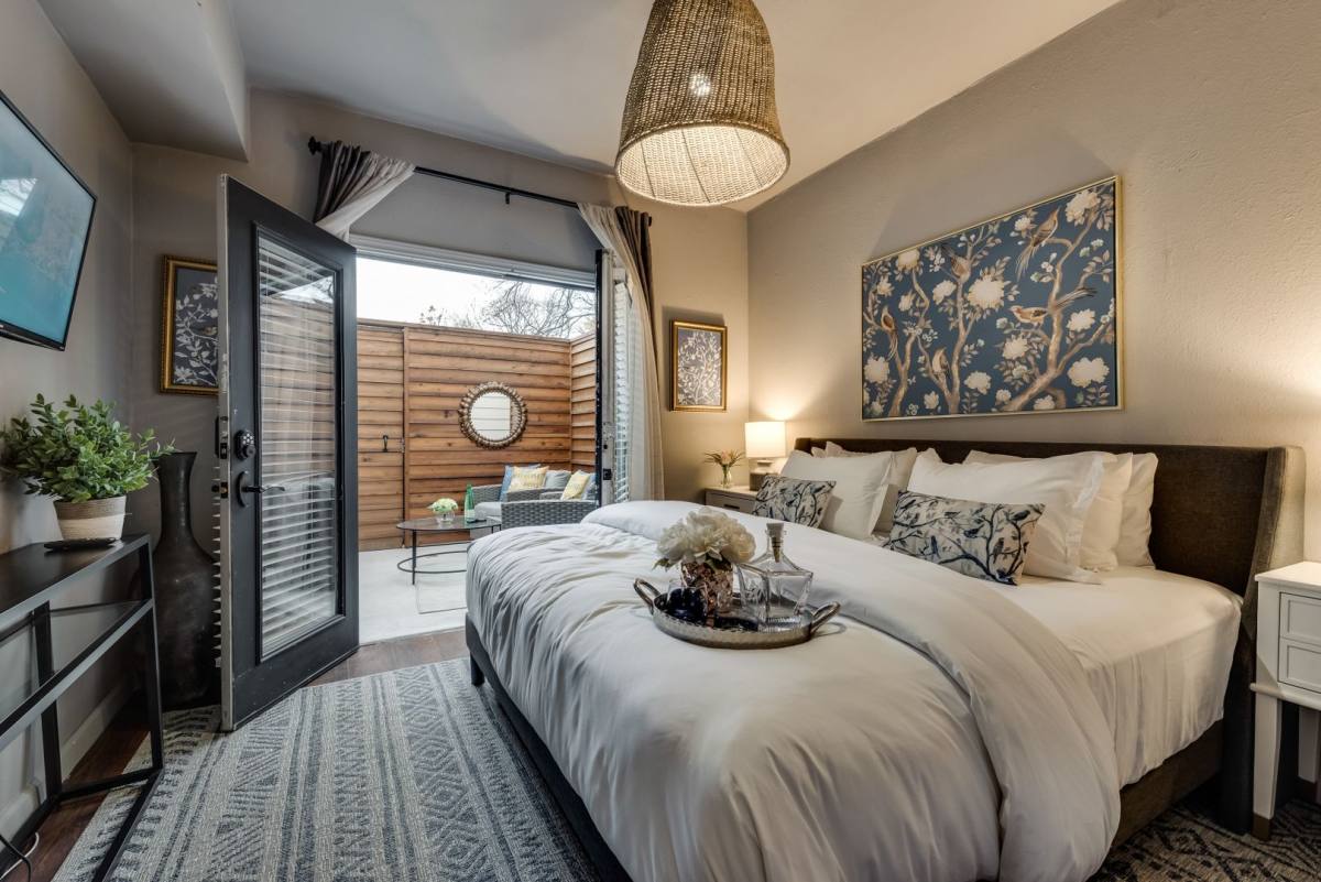 The Ivy, 5303 E Side Ave, Dallas, TX 75214 - Condo for Rent - Image 2