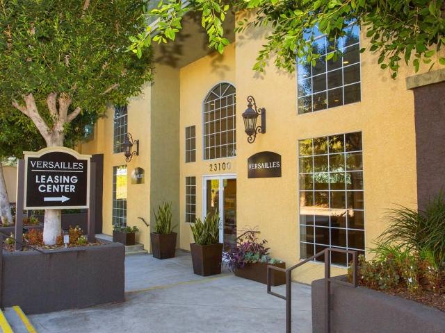 Apartment for rent at 23100 San Luis Ave #E22, Woodland Hills, CA 91364