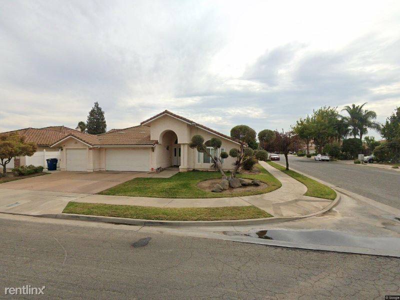 2540 Grapewood Way, Madera, CA 93637