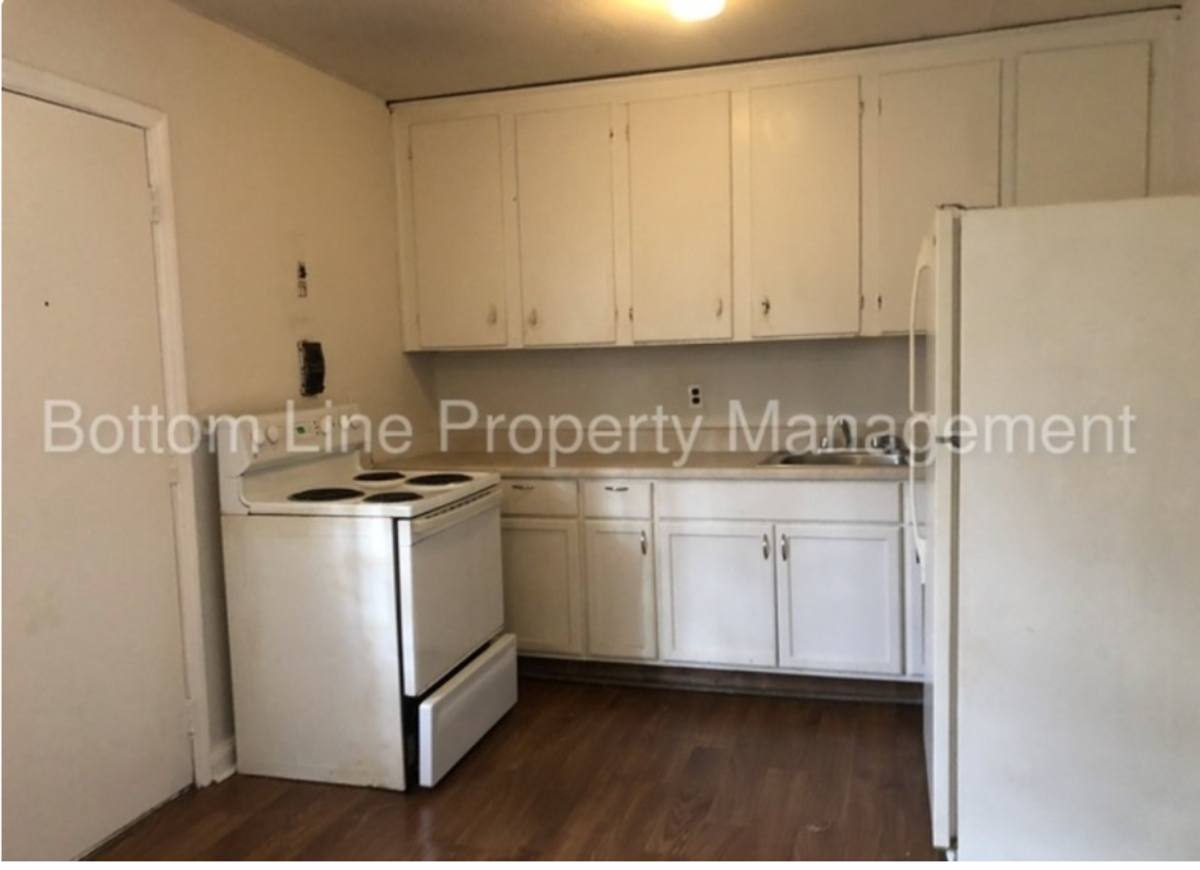 Apartment for rent at 3235 Ross Ave, Charlotte, NC 28208