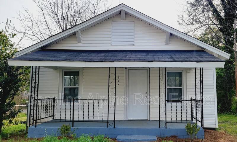 1319 4th St, Statesville, NC 28677