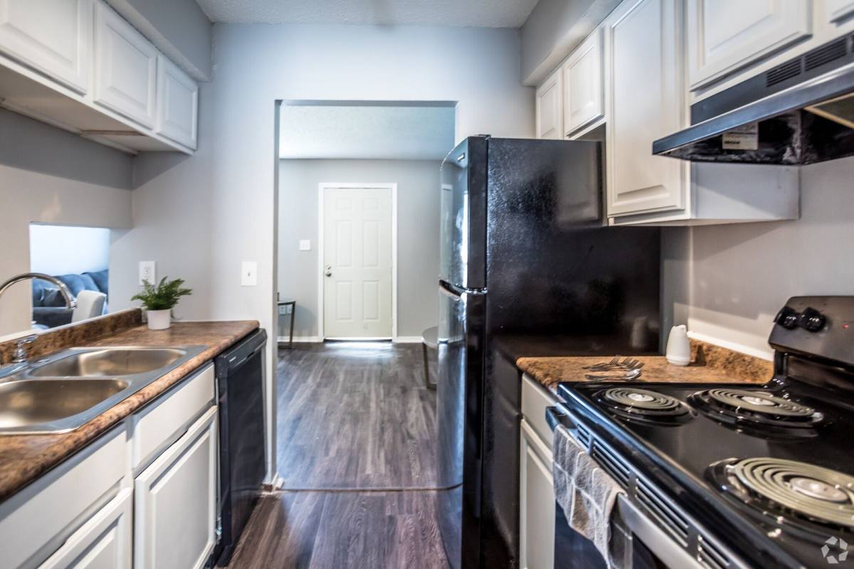 Apartment for rent at 365 W Northside Dr, Jackson, MS 39206