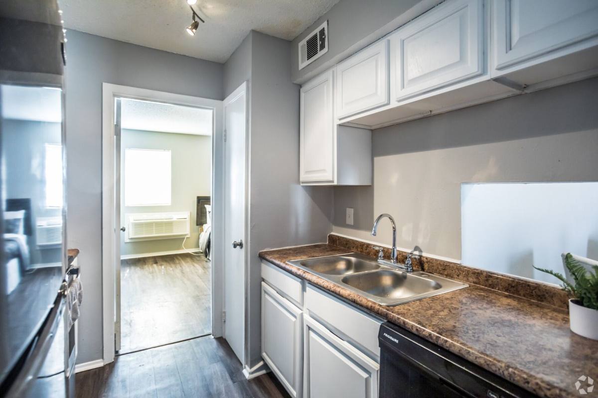 Apartment for rent at 365 W Northside Dr, Jackson, MS 39206