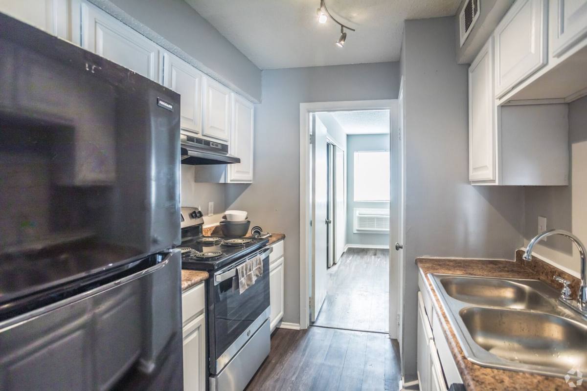 Apartment for rent at 365 W Northside Dr, Jackson, MS 39206