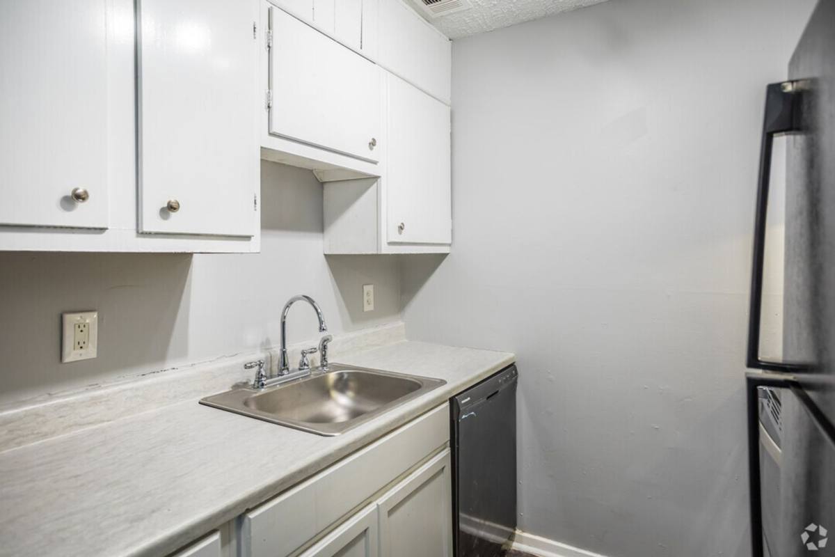 Apartment for rent at 365 W Northside Dr, Jackson, MS 39206