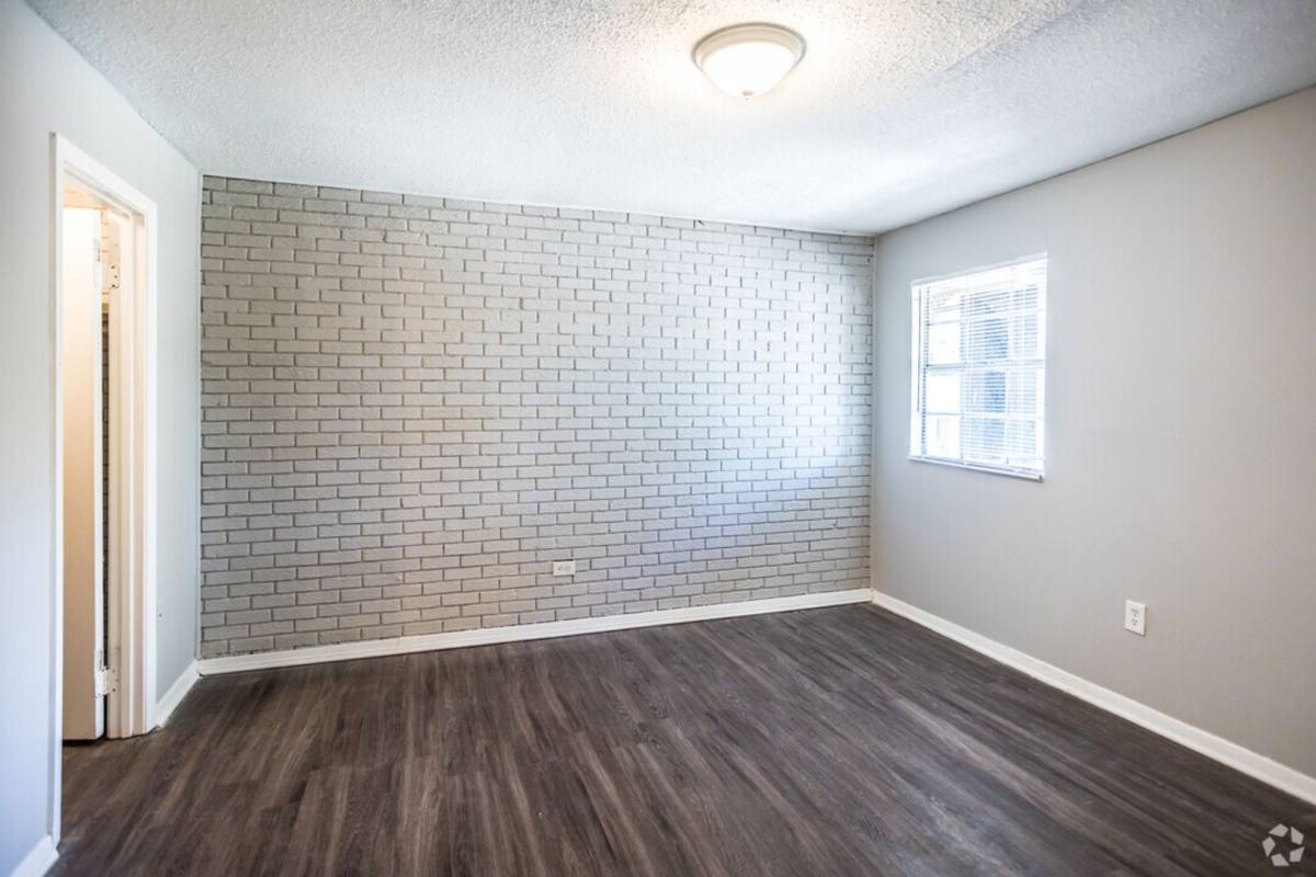 Apartment for rent at 365 W Northside Dr, Jackson, MS 39206