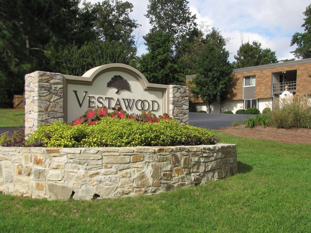 Apartment for rent at 1716 Vestawood Court, Birmingham, AL 35216