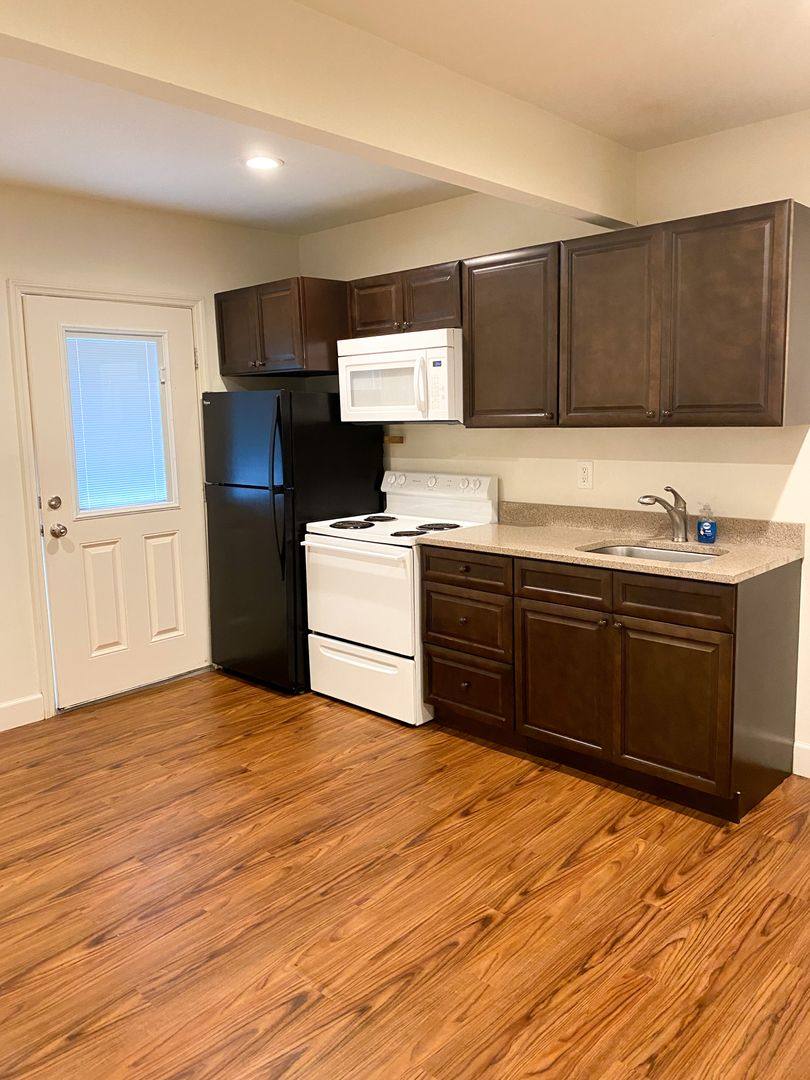 Apartment for rent at 1101-1107 NW 6th St, Gainesville, FL 32601