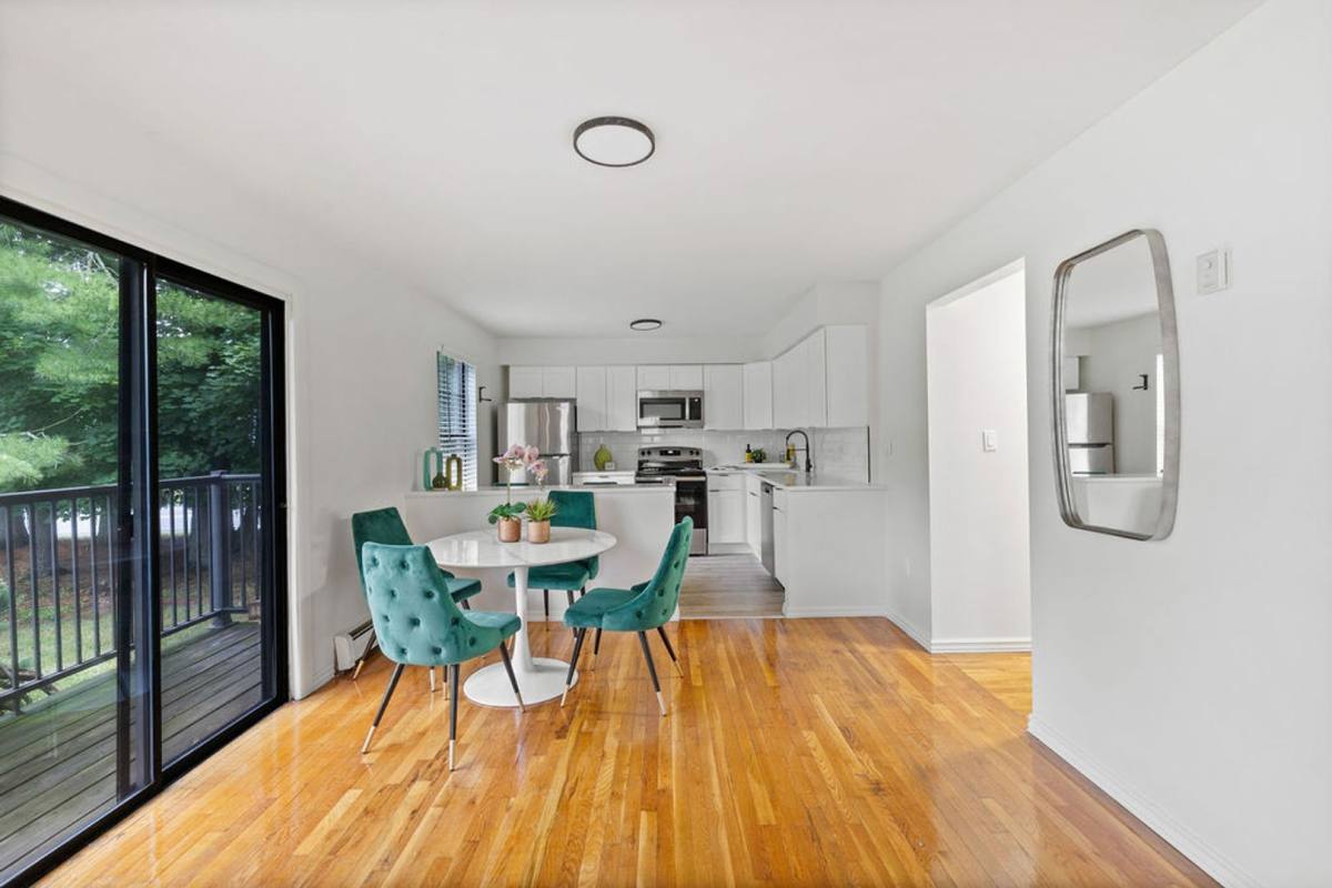 Townhouse for rent at 300 Blue Spring Rd, Princeton, NJ 08540