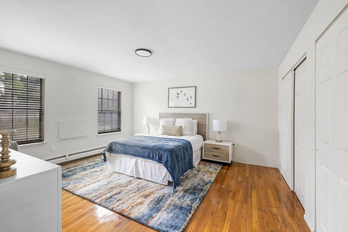 Townhouse for rent at 300 Blue Spring Rd, Princeton, NJ 08540