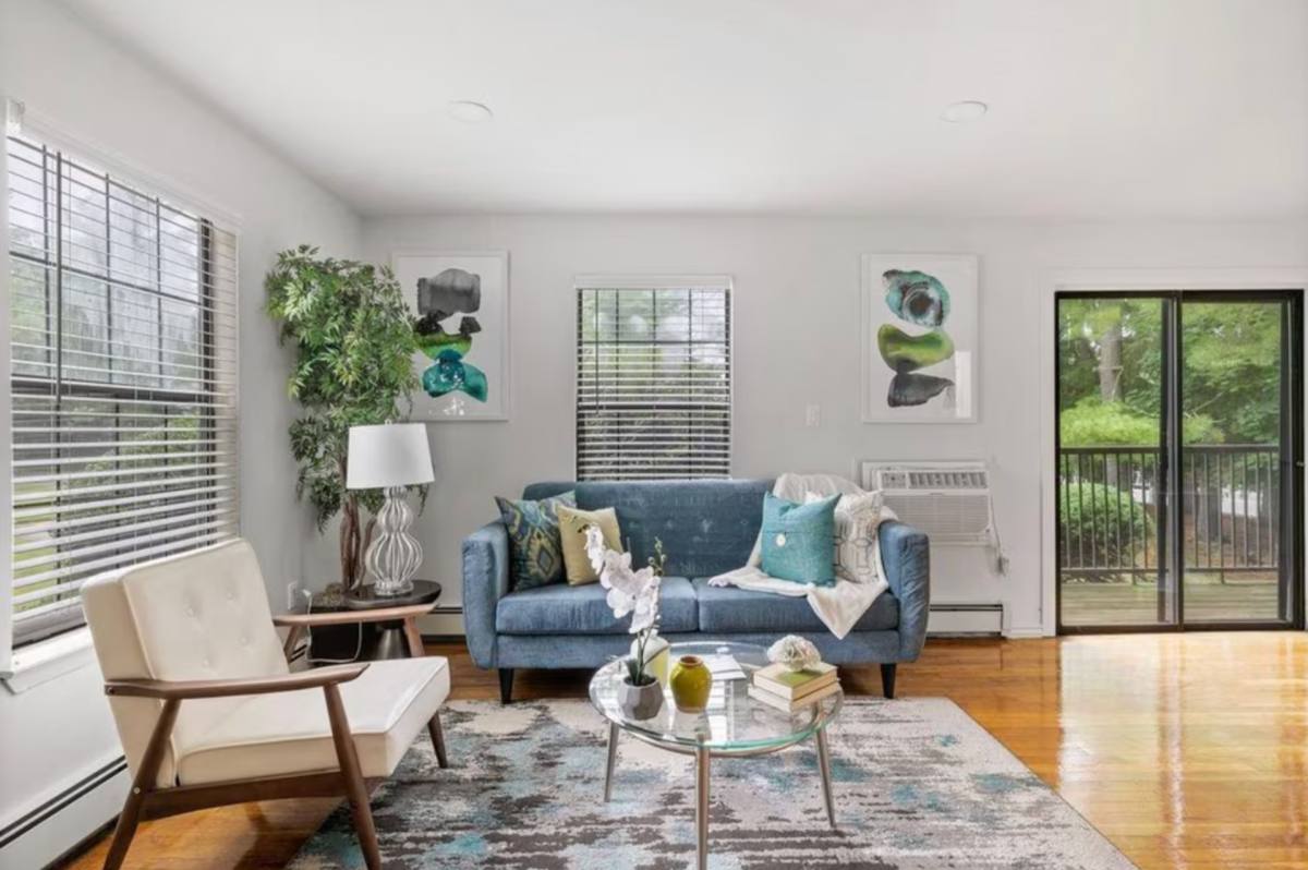 Townhouse for rent at 300 Blue Spring Rd, Princeton, NJ 08540