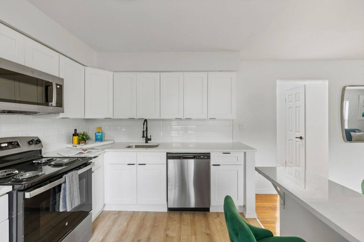 Townhouse for rent at 300 Blue Spring Rd, Princeton, NJ 08540