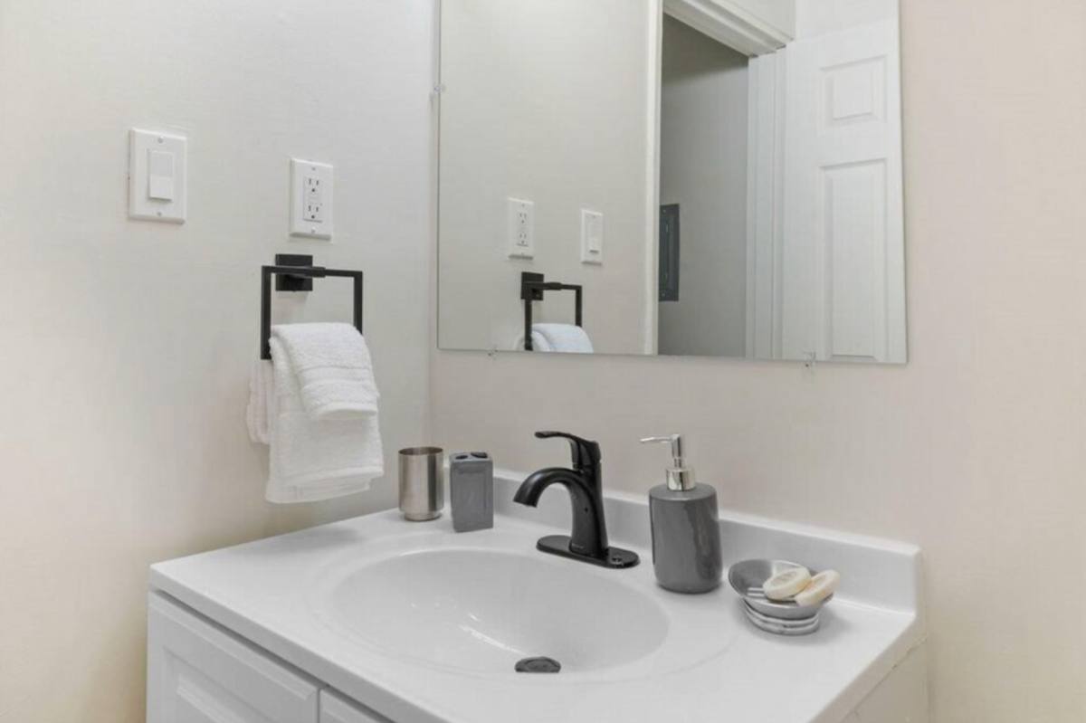 Townhouse for rent at 300 Blue Spring Rd, Princeton, NJ 08540