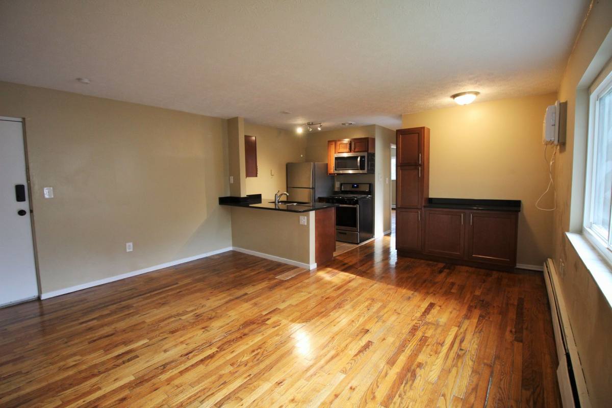Apartment for rent at 4434 Lafayette Ave, Cincinnati, OH 45212