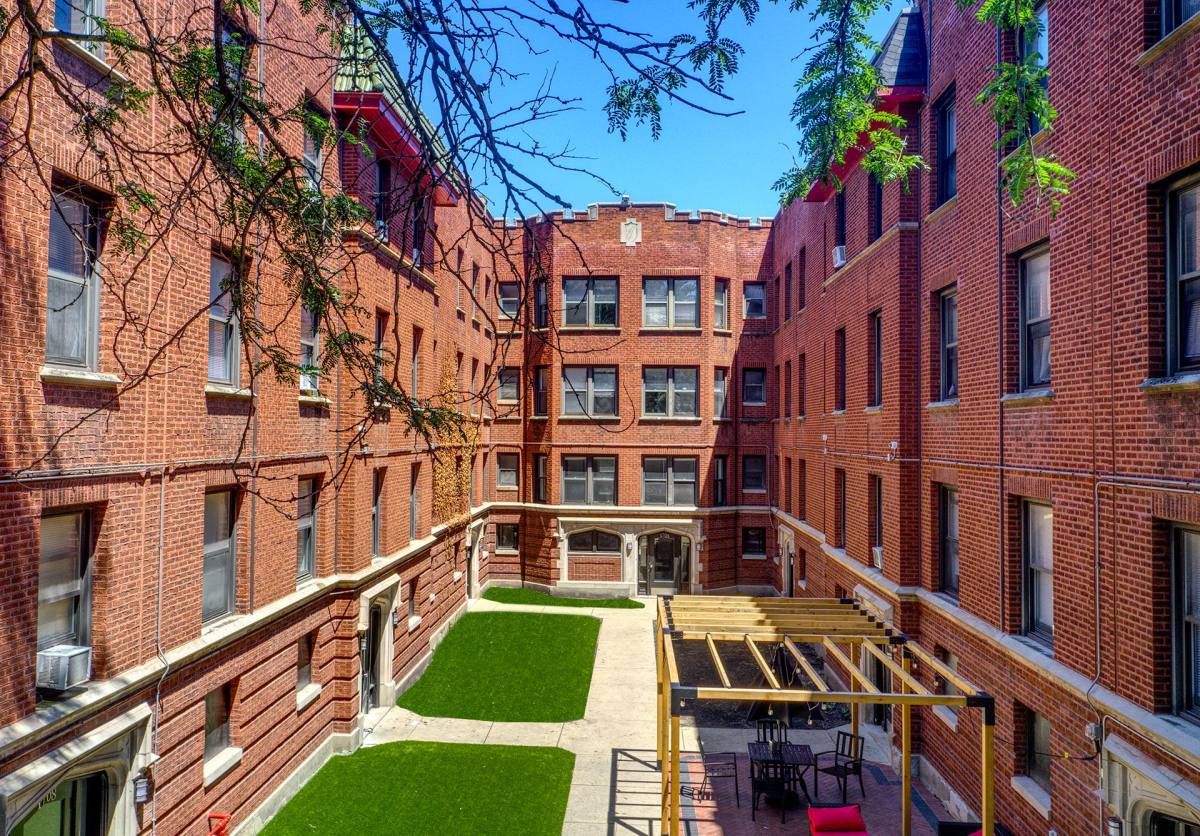 Apartment for rent at 1700-08 W Juneway Terrace, Chicago, IL 60626