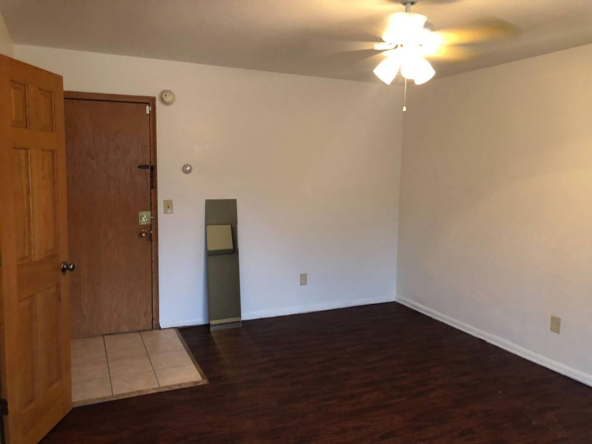 Apartment for rent at 414 7th St SE, Minneapolis, MN 55414