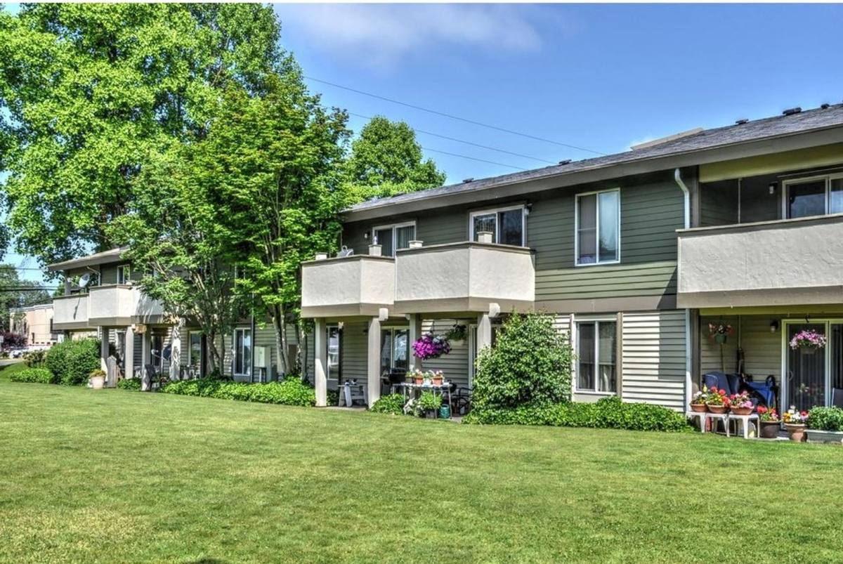 Apartment for rent at 7427 Lakewood Dr W, Lakewood, WA 98499