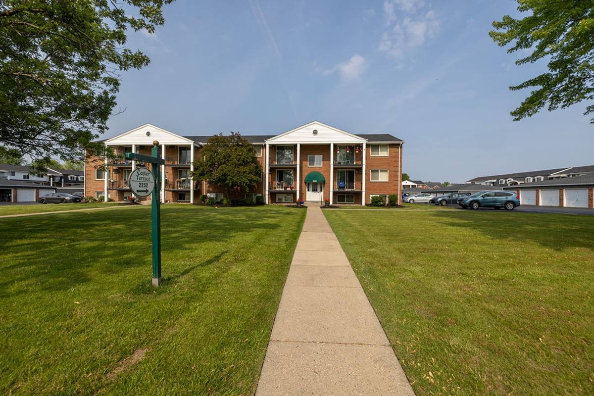 Townhouse for rent at 2255 Center Terrace, Grand Island, NY 14072