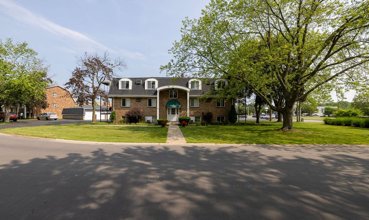 Townhouse for rent at 2255 Center Terrace, Grand Island, NY 14072