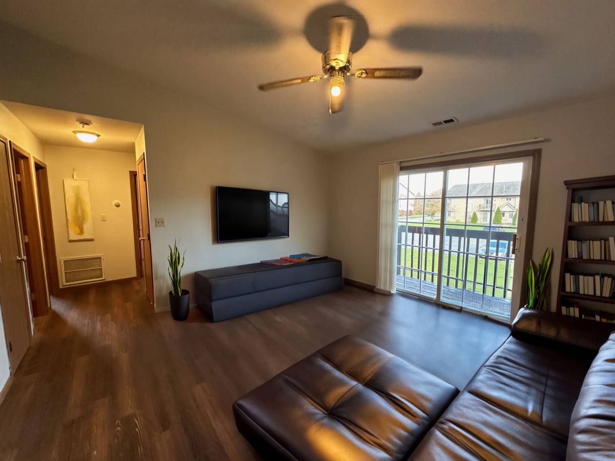 Apartment for rent at 880 886 894 Regent Dr, Dekalb, IL 60115