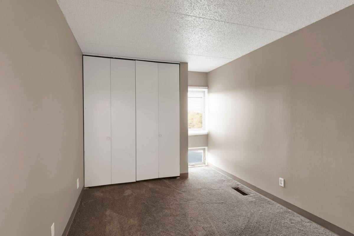Apartment for rent at 2101 Oakwood Rd, Ames, IA 50014