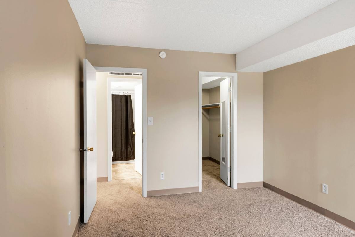 Apartment for rent at 2101 Oakwood Rd, Ames, IA 50014