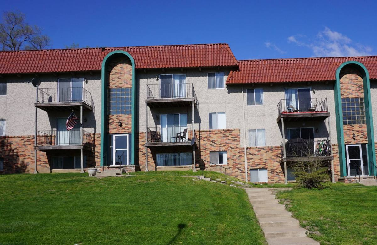Villas De Amor, 3102-3126 S 69th Ave, Omaha, NE 68106 - Apartment for Rent - Image 2