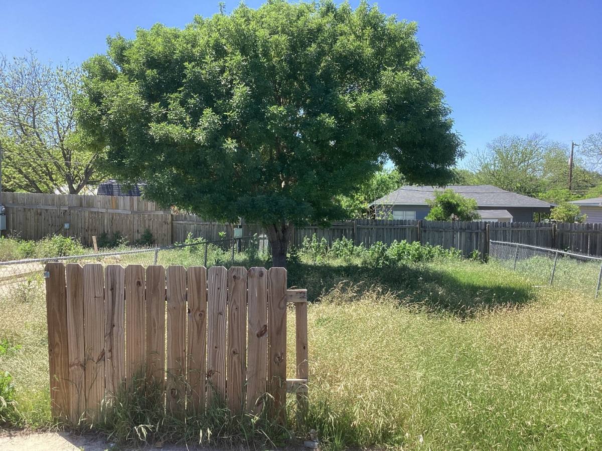House for rent at 10507 Bledsoe Dr, San Antonio, TX 78233