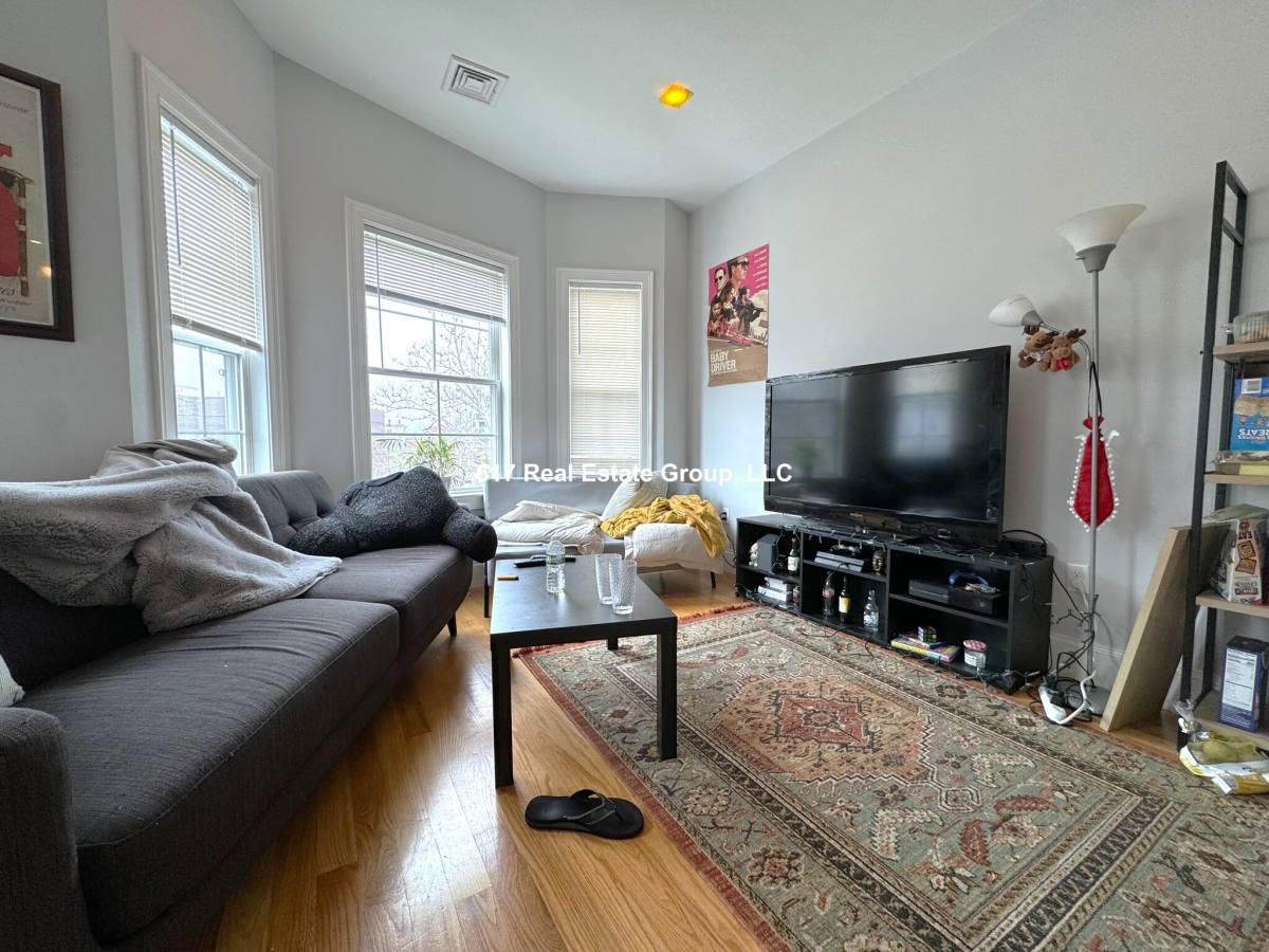 Apartment for rent at 8 Islington St #O1, Allston, MA 02134