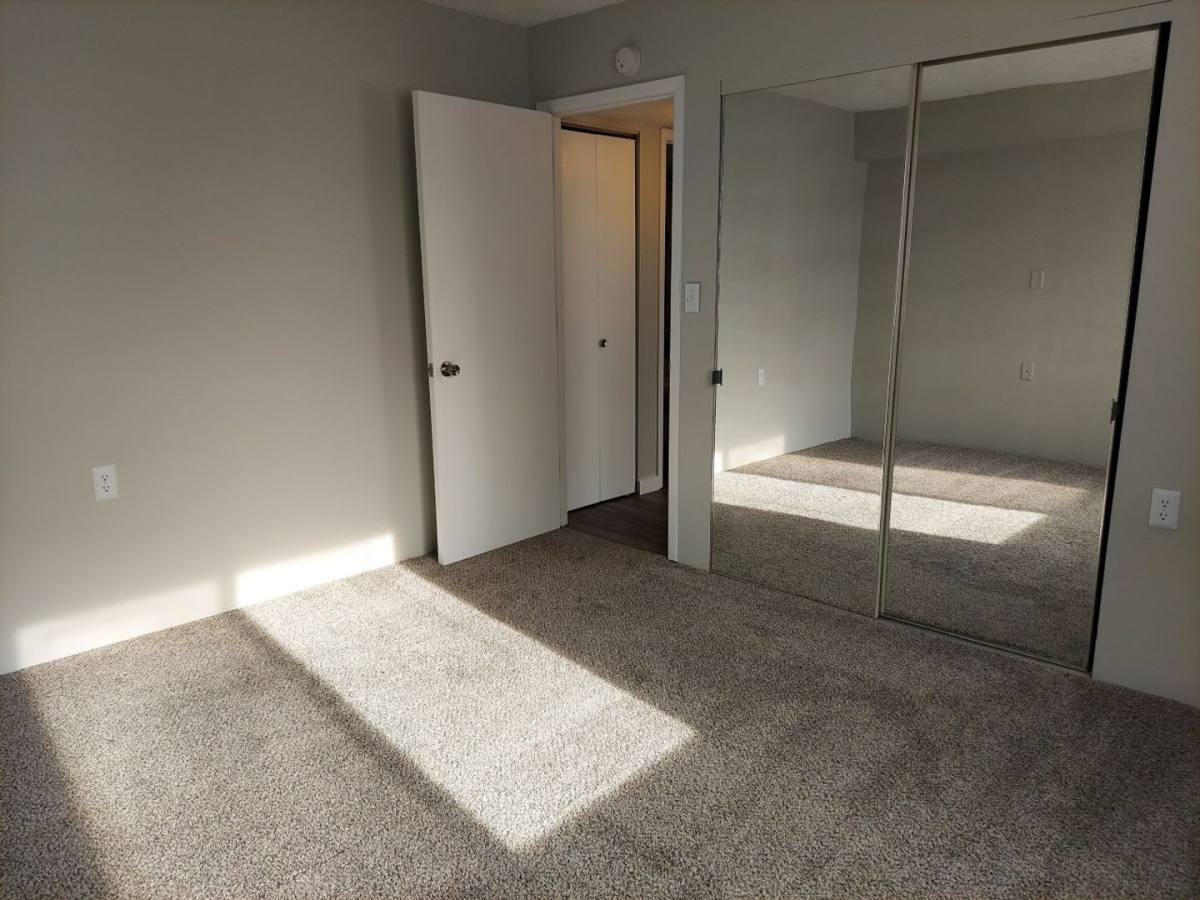 Apartment for rent at 615 Park St, Des Moines, IA 50309