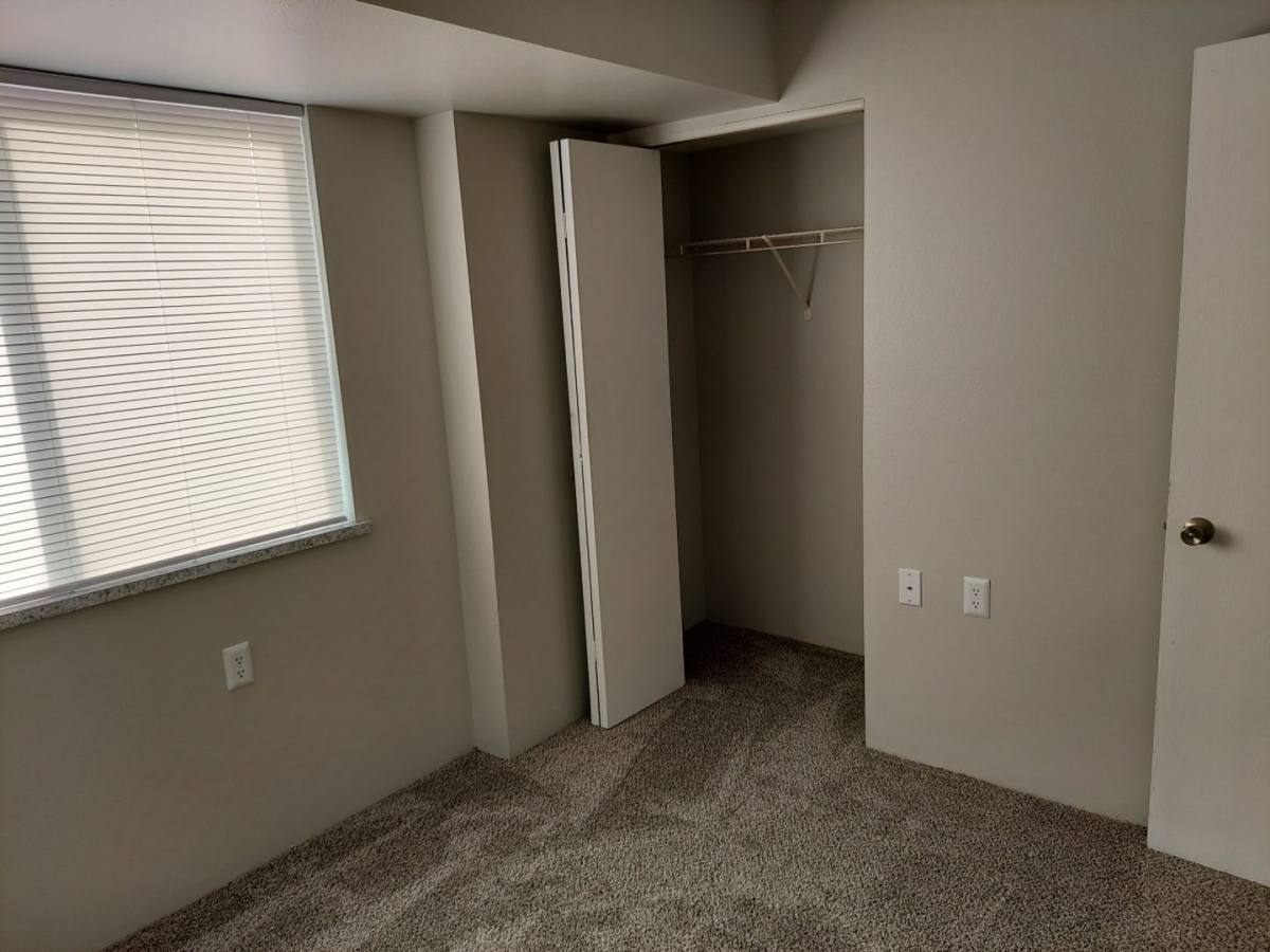 Apartment for rent at 615 Park St, Des Moines, IA 50309