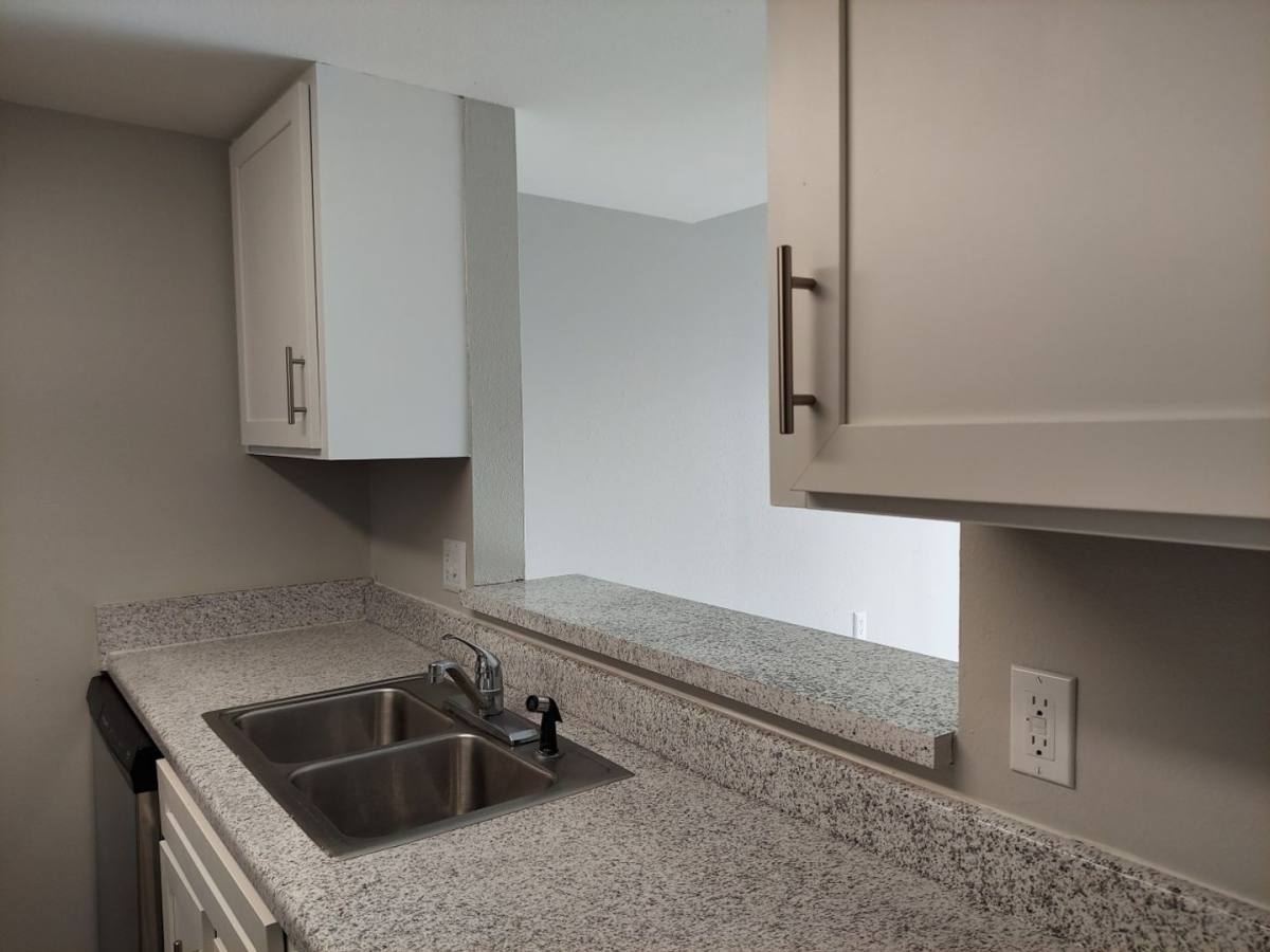 Apartment for rent at 615 Park St, Des Moines, IA 50309