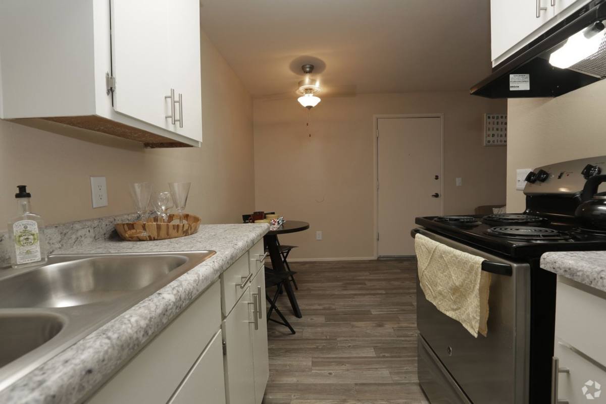 Apartment for rent at 1300 E Fort Lowell Rd, Tucson, AZ 85719