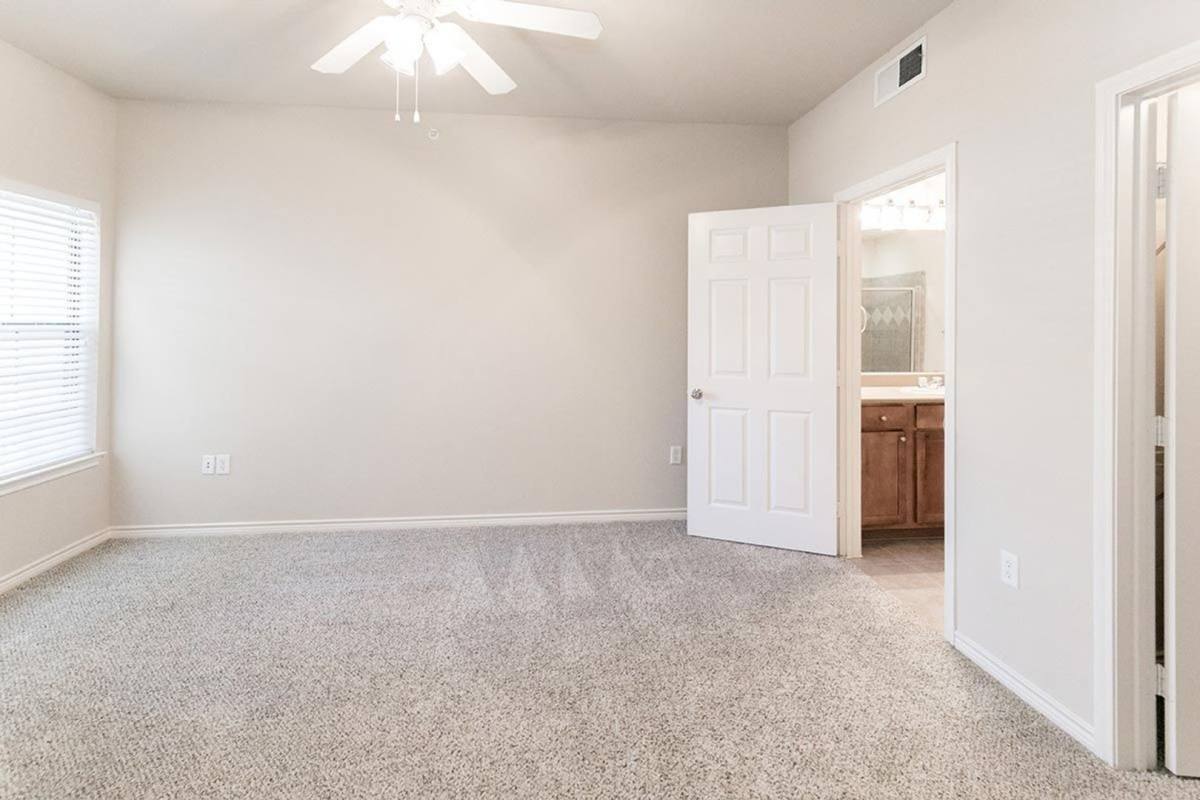 Apartment for rent at 1580 Mira Lago Blvd, Dallas, TX 75234