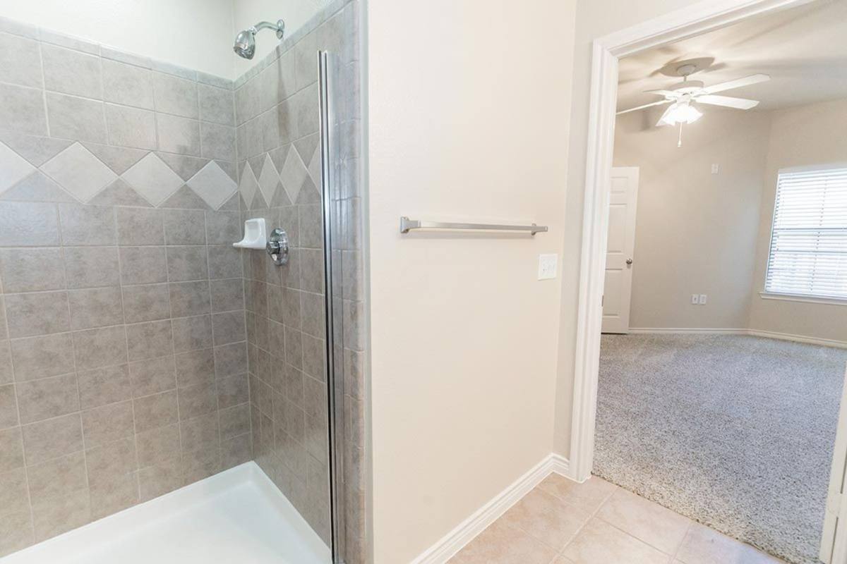 Apartment for rent at 1580 Mira Lago Blvd, Dallas, TX 75234