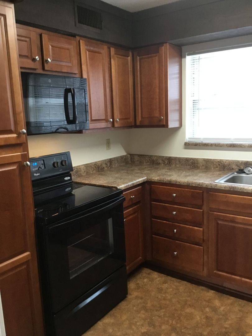 Townhouse for rent at 7200 Eby Ave, Overland Park, KS 66204