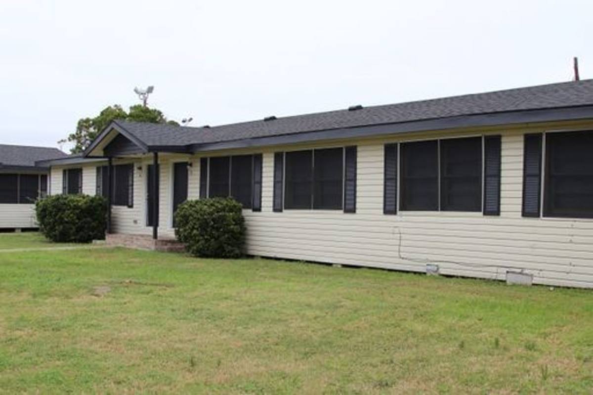 Apartment for rent at 4625 Kostoryz Rd, Corpus Christi, TX 78415